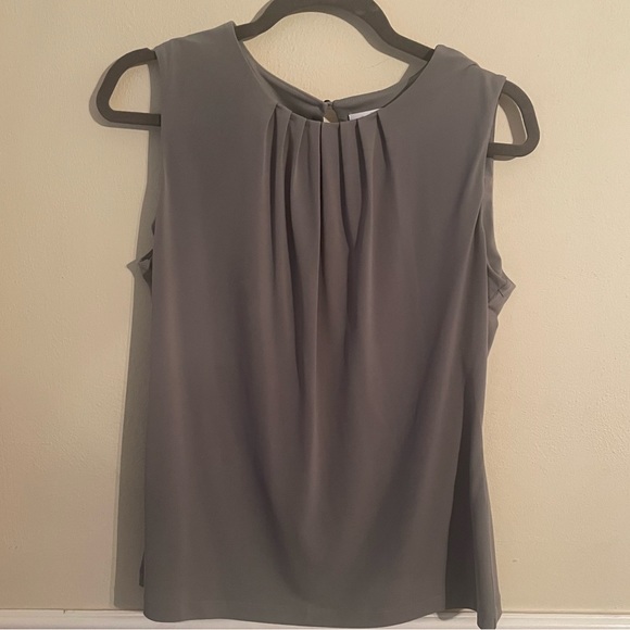 Calvin Klein top, size medium. In very good condition! - Picture 1 of 3